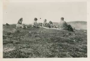 Image of Dr. Paul Hettasch, Kate Hettasch, Miriam MacMillan and others on a picnic